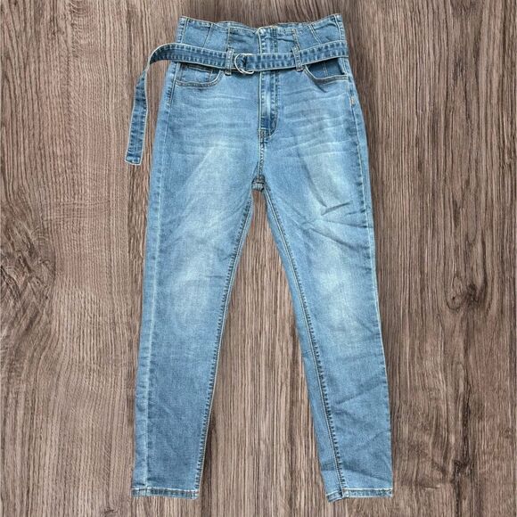 Denim Blvd Los Angeles Blue High Rise Jeans with Removable Belt Size 11 - Picture 1 of 7